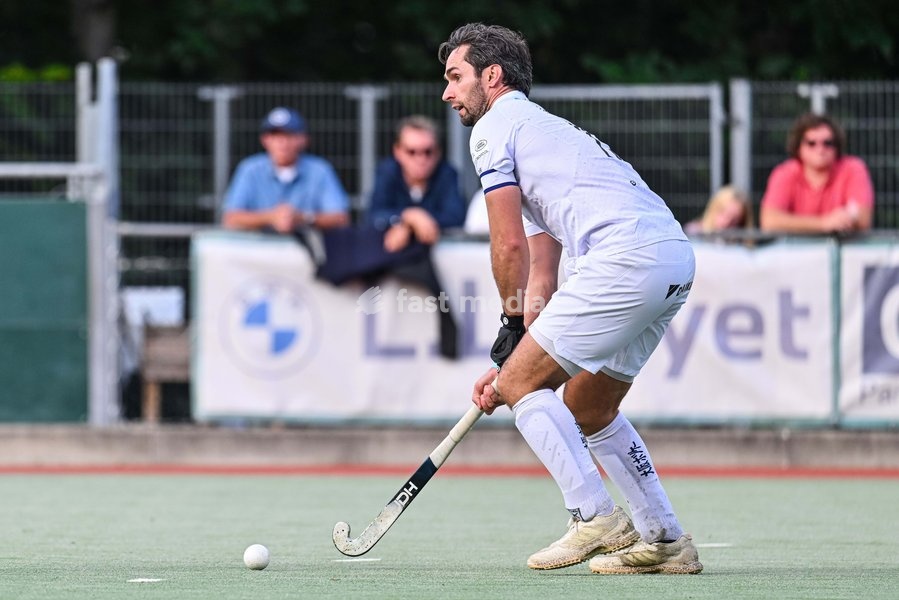 Braxgata's Loick Luypaert pictured during a hockey game between Waterloo Ducks and Braxgata, Sunday 20 September 2026 in Waterloo, on day 1 of the Belgian first division hockey championship