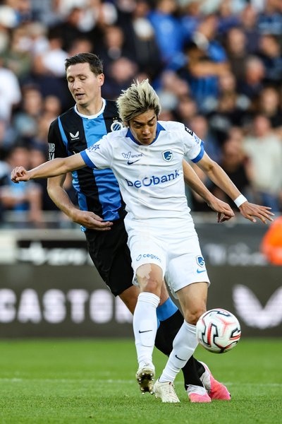 Club's Hans Vanaken and Genk's Junya Ito fight for the ball during a soccer match between Club Brugge KV and KRC Genk, Sunday 20 September 2026 in Brugge, on day 7 of the 2026-2027 'Jupiler Pro League' first division of the Belgian championship