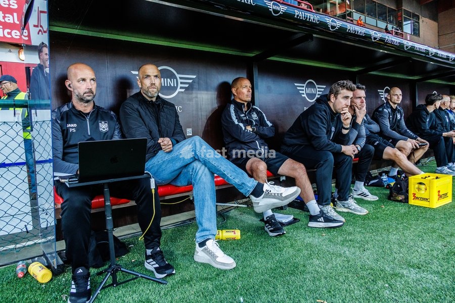 Beveren's staff pictured ahead of a soccer match between KV Kortrijk and SK Beveren, Sunday 20 September 2026 in Kortrijk, on day 7 of the 2026-2027 'Jupiler Pro League' first division of the Belgian championship
