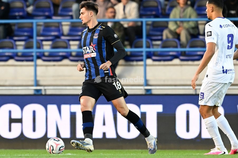 Dender's Nathan Christian Rôdes pictured in action during a soccer match between FCV Dender EH and Patro Eisden Maasmechelen, Sunday 20 September 2026 in Denderleeuw, on day 6 of the 2026-2027 'Challenger Pro League' 1B second division of the Belgian championship