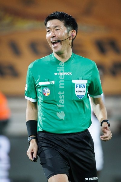 referee Yusuke Araki pictured during a soccer match between KV Kortrijk and SK Beveren, Sunday 20 September 2026 in Kortrijk, on day 7 of the 2026-2027 'Jupiler Pro League' first division of the Belgian championship
