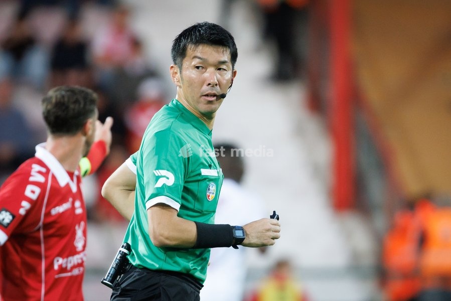 referee Yusuke Araki pictured during a soccer match between KV Kortrijk and SK Beveren, Sunday 20 September 2026 in Kortrijk, on day 7 of the 2026-2027 'Jupiler Pro League' first division of the Belgian championship
