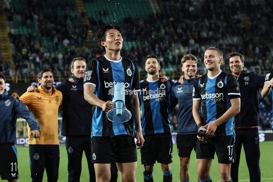 Club's Lee Hanbeom and Club's Romeo Vermant celebrate after winning a soccer match between Club Brugge KV and KRC Genk, Sunday 20 September 2026 in Brugge, on day 7 of the 2026-2027 'Jupiler Pro League' first division of the Belgian championship