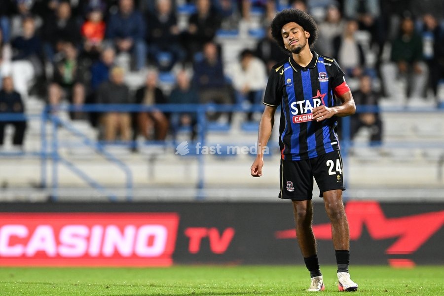 Dender's Malcolm Viltard looks dejected during a soccer match between FCV Dender EH and Patro Eisden Maasmechelen, Sunday 20 September 2026 in Denderleeuw, on day 6 of the 2026-2027 'Challenger Pro League' 1B second division of the Belgian championship