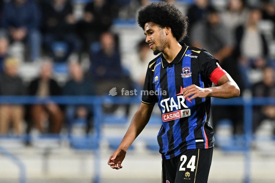 Dender's Malcolm Viltard looks dejected during a soccer match between FCV Dender EH and Patro Eisden Maasmechelen, Sunday 20 September 2026 in Denderleeuw, on day 6 of the 2026-2027 'Challenger Pro League' 1B second division of the Belgian championship