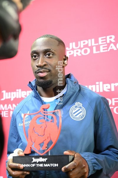 Club's Carlos Forbs receives the Jupiler Man of the Match award at a soccer match between Club Brugge KV and KRC Genk, Sunday 20 September 2026 in Brugge, on day 7 of the 2026-2027 'Jupiler Pro League' first division of the Belgian championship