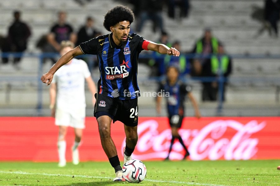 Dender's Malcolm Viltard pictured in action during a soccer match between FCV Dender EH and Patro Eisden Maasmechelen, Sunday 20 September 2026 in Denderleeuw, on day 6 of the 2026-2027 'Challenger Pro League' 1B second division of the Belgian championship