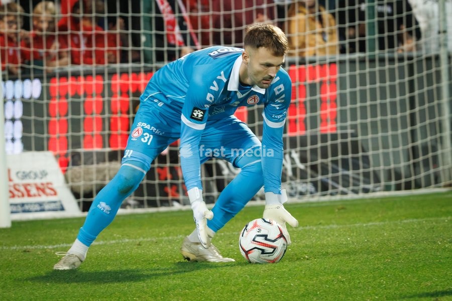 Kortrijk's goalkeeper Marko Ilic pictured in action during a soccer match between KV Kortrijk and SK Beveren, Sunday 20 September 2026 in Kortrijk, on day 7 of the 2026-2027 'Jupiler Pro League' first division of the Belgian championship