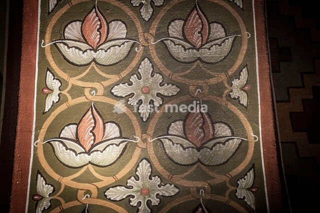 fresco featuring a floral motif of tulips, Sioni Cathedral (Dormition of the Theotokos), Orthodox, Tbilisi, Georgia, Asia