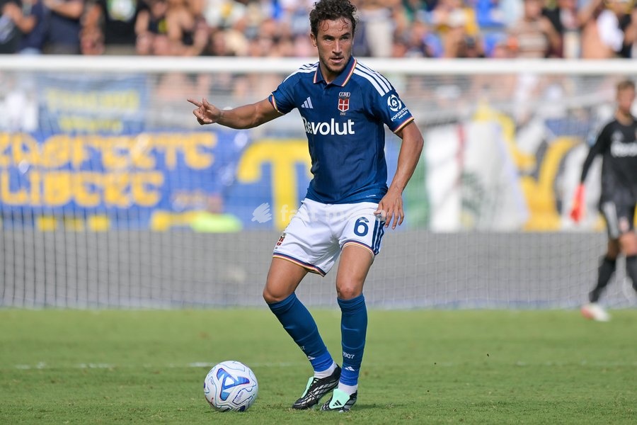 Luis Milla of Como seen in action during the match of Serie A Enilive Football Match between Frosinone vs Como at the Benito Stirpe Stadium on 20 September 2026 in Frosinone, Lazio. Frosinone vs Como 2-0