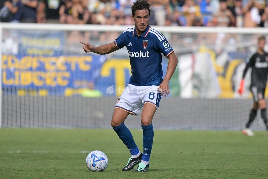 Luis Milla of Como seen in action during the match of Serie A Enilive Football Match between Frosinone vs Como at the Benito Stirpe Stadium on 20 September 2026 in Frosinone, Lazio. Frosinone vs Como 2-0