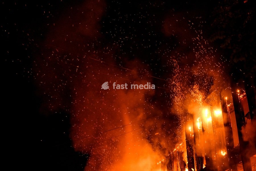 A fire caused by an overnight Russian drone attack rages in the Intrade shopping centre, Zaporizhzhia, Ukraine, September 21, 2026. On Monday night, Russian forces struck the southeastern city with strike UAVs and an FPV drone. The attack destroyed the shopping centre and damaged a university…