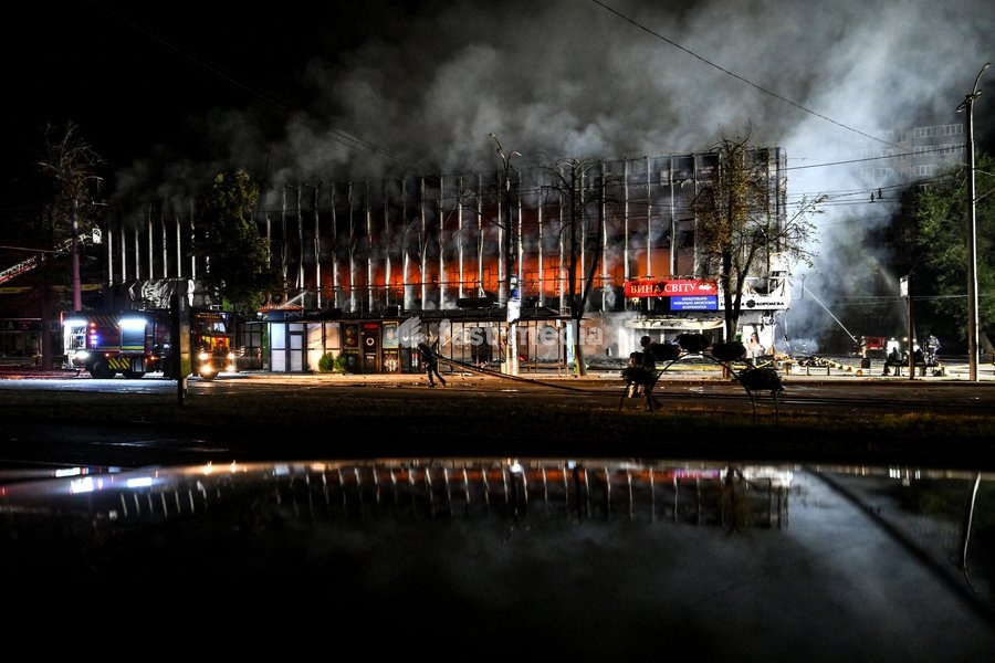 Rescuers extinguish a fire at the Intrade shopping centre, which broke out following a Russian drone attack during the night, Zaporizhzhia, Ukraine, September 21, 2026. On Monday night, Russian forces struck the southeastern city with strike UAVs and an FPV drone. The attack destroyed the shopping…