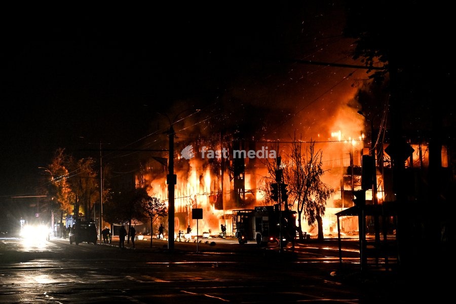 A fire caused by an overnight Russian drone attack rages in the Intrade shopping centre, Zaporizhzhia, Ukraine, September 21, 2026. On Monday night, Russian forces struck the southeastern city with strike UAVs and an FPV drone. The attack destroyed the shopping centre and damaged a university…