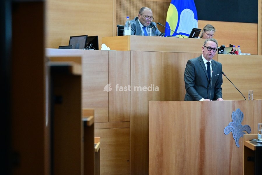 Brussels region Minister-President Boris Dillies pictured during a plenary session of the Brussels Parliament in Brussels, Monday 21 September 2026. Today is the so-called Rentree, the first plenary session after the summer holidays