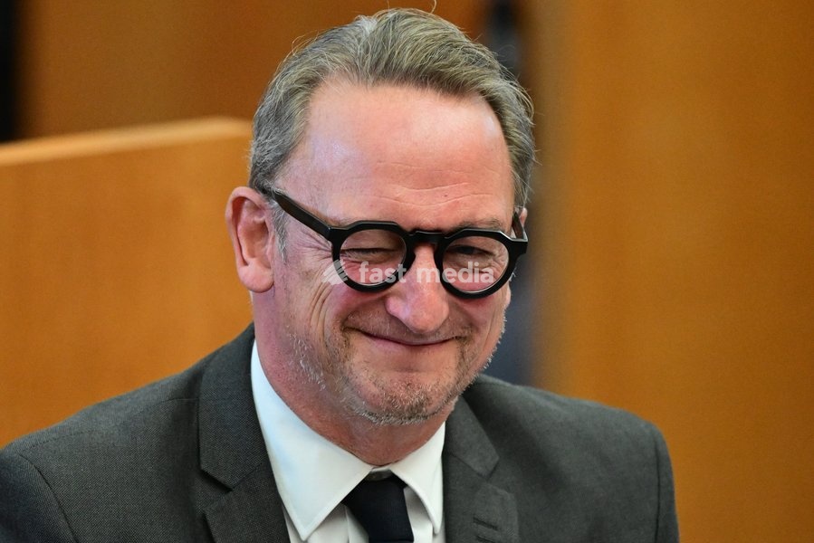 Brussels region Minister-President Boris Dillies pictured during a plenary session of the Brussels Parliament in Brussels, Monday 21 September 2026. Today is the so-called Rentree, the first plenary session after the summer holidays