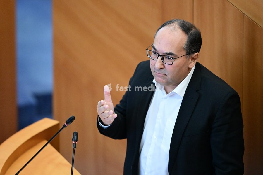 Brussels region Minister Ahmed Laaouej pictured during a plenary session of the Brussels Parliament in Brussels, Monday 21 September 2026. Today is the so-called Rentree, the first plenary session after the summer holidays