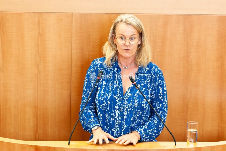 MR Amelie Pans pictured during a plenary session of the Brussels Parliament in Brussels, Saturday 20 September 2025. Today is the so-called Rentree, the first plenary session after the summer holidays