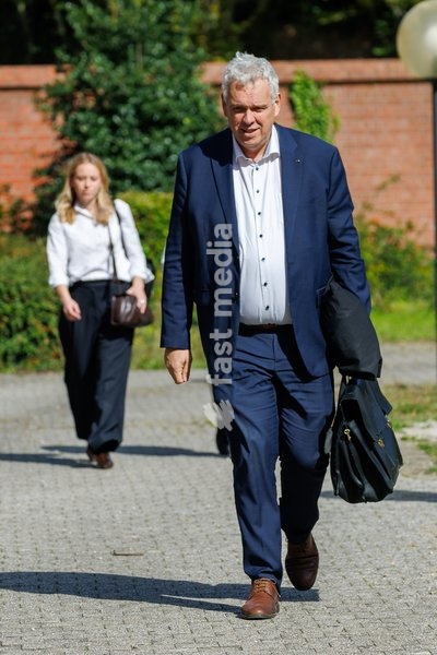 Lawyer Kris Vincke arrives for the composition of the jury for the trial of C. Vanhaverbeke (48), who is facing charges of double murder and attempted murder, before the Assize Court of West-Flanders Province in Brugge, on Monday 21 September 2026