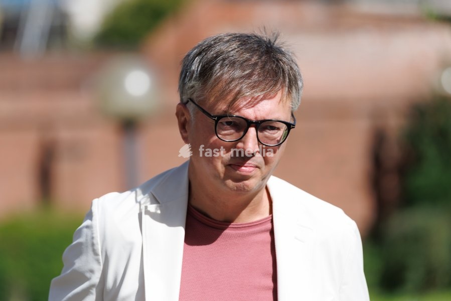 lawyer Kristiaan Vandenbussche arrives for the composition of the jury for the trial of C. Vanhaverbeke (48), who is facing charges of double murder and attempted murder, before the Assize Court of West-Flanders Province in Brugge, on Monday 21 September 2026