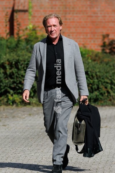 Lawyer Frank Scheerlinck arrives for the composition of the jury for the trial of C. Vanhaverbeke (48), who is facing charges of double murder and attempted murder, before the Assize Court of West-Flanders Province in Brugge, on Monday 21 September 2026