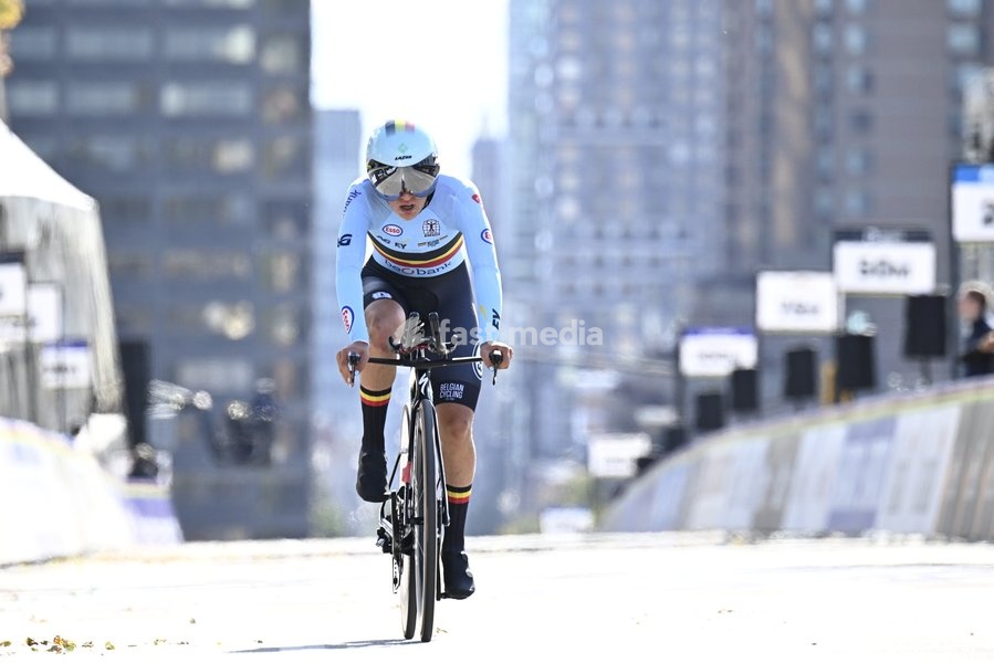 Belgian Luca Vierstraete crosses the finish line to win the bronze medal at the women's U23 individual time trial race (20,3km) at the cycling UCI Road World Championship, in Montreal, Canada, Monday 21 September 2026