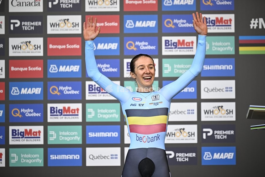 Belgian Luca Vierstraete celebrates on the podium with the bronze medal at the women's U23 individual time trial race (20,3km) at the cycling UCI Road World Championship, in Montreal, Canada, Monday 21 September 2026