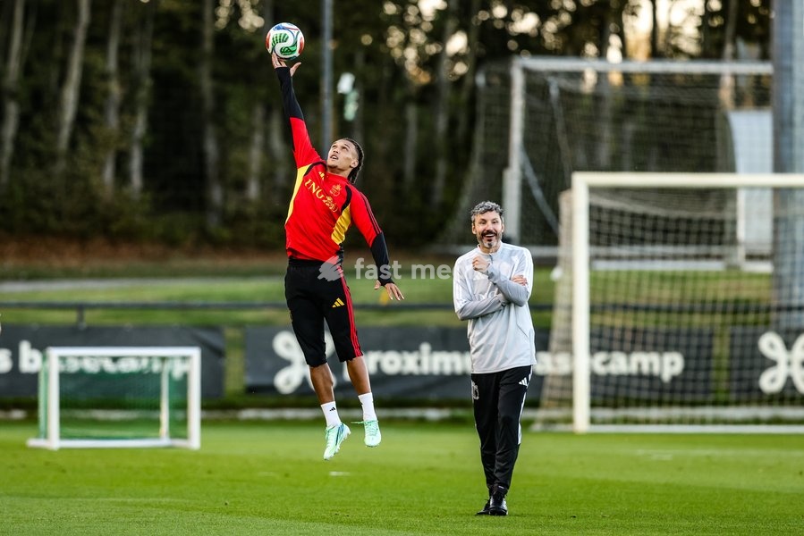 Belgium's Diego Da Silva Moreira and Belgium's head coach Mark van Bommel pictured during a training session of the Red Devils, the Belgian national soccer team, at the national training center in Tubize, Monday 21 September 2026. The team is preparing for fixtures in the UEFA Nations League…