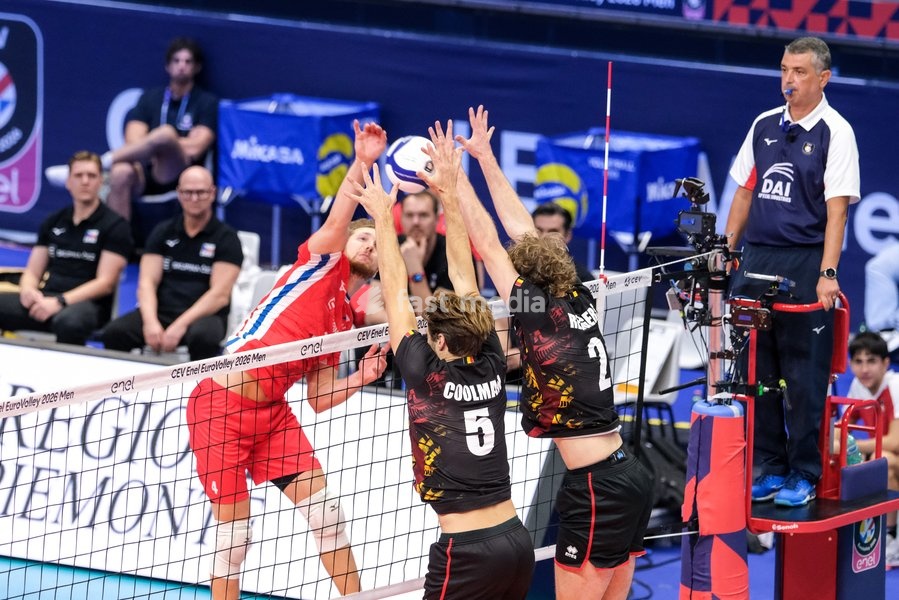 (L to R) Matous Drahonovsky of Czechia, Pieter Coolman of Belgium and Sam Deroo of Belgium during the Belgium vs Czechia match at Final Eight of the CEV Enel EuroVolley 2026 Men at PalaVela in Turin, Italy, on September 21, 2026. Belgium wins the match against Czechia with a score 3-1