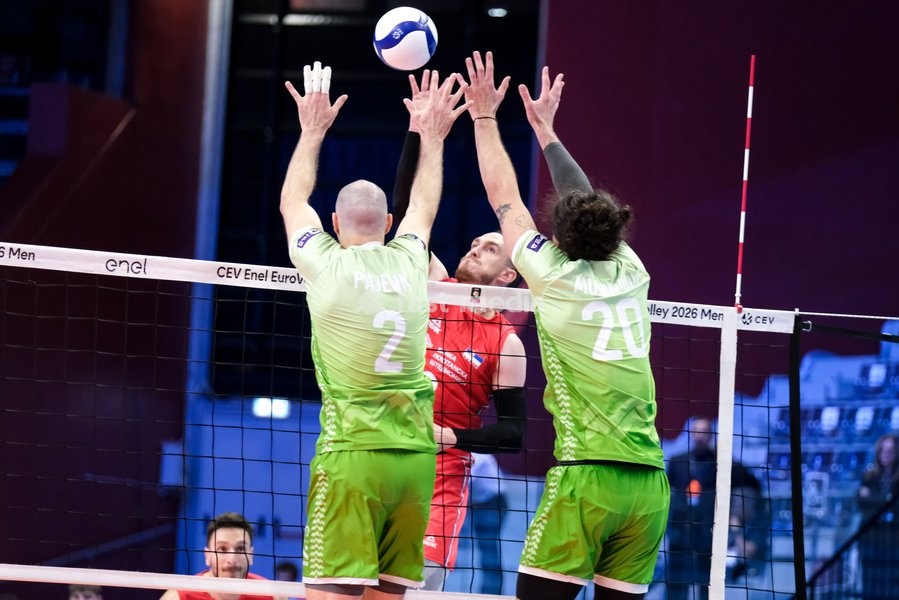 Marko Ivović of Serbia (C) during the Slovenia vs Serbia match at Final Eight of the CEV Enel EuroVolley 2026 Men at PalaVela in Turin, Italy, on September 21, 2026. Slovenia wins the match against Serbia with a score 3-0