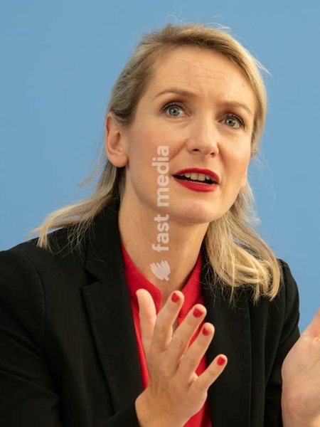 Ines Schwerdtner, journalist, politician, Die Linke, Germany; a portrait of the party leader of ‘Die Linke’ at the Federal Press Conference following the party’s victory in the Berlin House of Representatives elections. Berlin, 21 September 2026