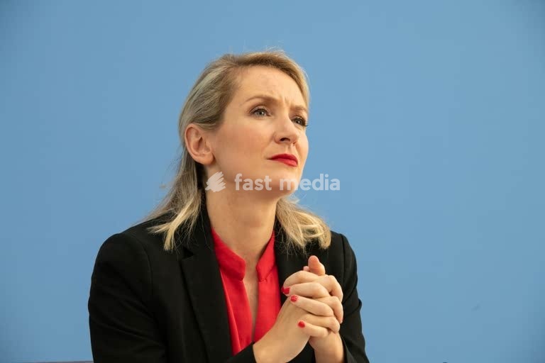 Ines Schwerdtner, journalist, politician, Die Linke, Germany; a portrait of the party leader of ‘Die Linke’ at the Federal Press Conference following the party’s victory in the Berlin House of Representatives elections. Berlin, 21 September 2026