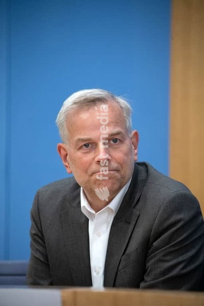 Leif-Erik Holm, journalist, politician, AfD, Germany; the AfD’s candidate for the post of Minister-President in the state elections in Mecklenburg-Western Pomerania, at a press conference at the Federal Press Conference Centre the day after the elections Berlin, 21 September 2026