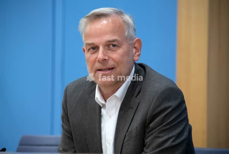 Leif-Erik Holm, journalist, politician, AfD, Germany; the AfD’s candidate for the post of Minister-President in the state elections in Mecklenburg-Western Pomerania, at a press conference at the Federal Press Conference Centre the day after the elections Berlin, 21 September 2026