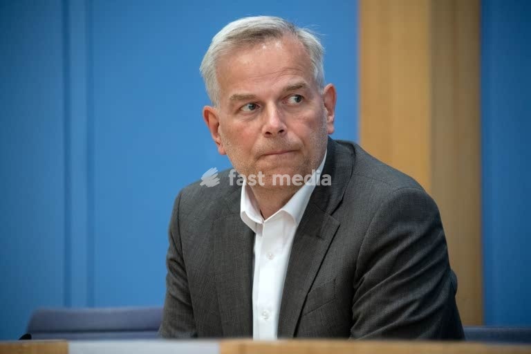 Leif-Erik Holm, journalist, politician, AfD, Germany; the AfD’s candidate for the post of Minister-President in the state elections in Mecklenburg-Western Pomerania, at a press conference at the Federal Press Conference Centre the day after the elections Berlin, 21 September 2026