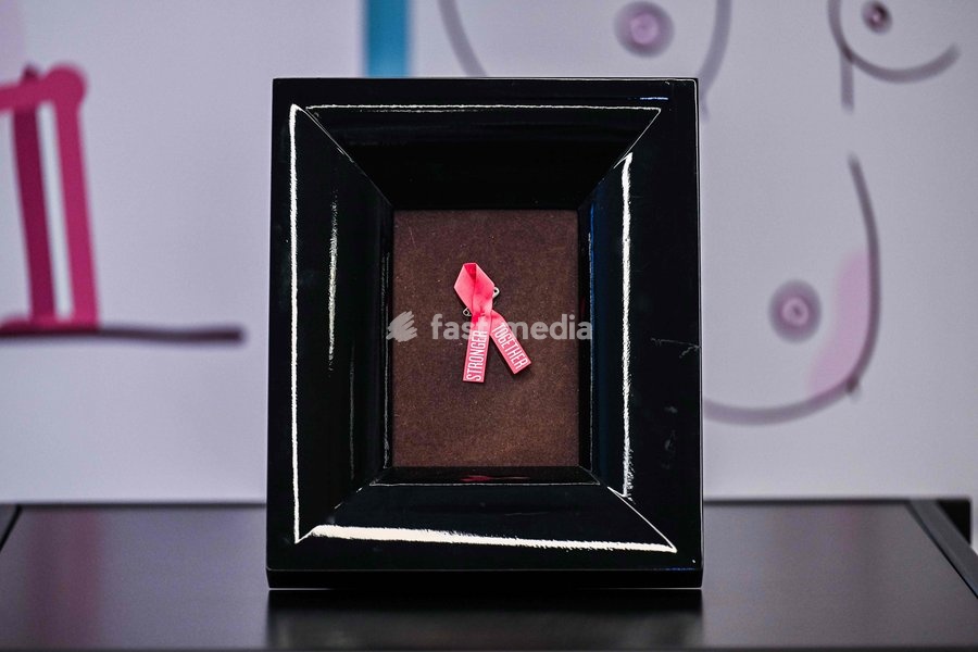 FOCUS COVERAGE, DISTRIBUTION REQUESTED TO BELGA The new 'Pink Ribbon' ribbon pictured during a press conference of the 'Pink Ribbon' Breast Cancer awareness organization at the VBO / FEB Federation of Enterprises, on Tuesday 22 September 2026 in Brussels