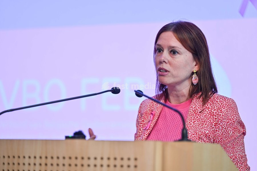 FOCUS COVERAGE, DISTRIBUTION REQUESTED TO BELGA Tina Hernalsteen, Head of the Retail and Banking Sector at Bpost delivers a speech during a press conference of the 'Pink Ribbon' Breast Cancer awareness organization at the VBO / FEB Federation of Enterprises, on Tuesday 22 September 2026 in Brussels