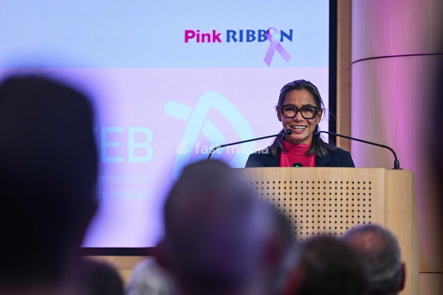 FOCUS COVERAGE, DISTRIBUTION REQUESTED TO BELGA Denise Vrouenraets Director Marketing & Sales at Vebego Cleaning & Services delivers a speech during a press conference of the 'Pink Ribbon' Breast Cancer awareness organization at the VBO / FEB Federation of Enterprises, on Tuesday 22 September 2026…