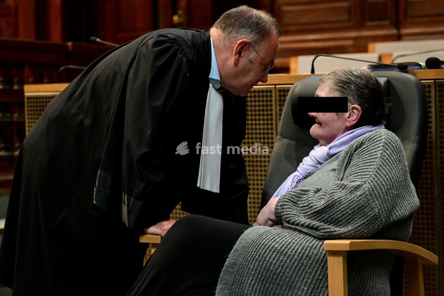 Lawyer Eric Boon and the accused pictured during the jury selection session for the assize trial of C. Huyghe (64) of Puurs-Sint-Amands, who is accused of matricide, at the Antwerp Assize Court, on Tuesday 22 September 2026. Nearly six years ago, she administered medication to her 81-year-old…