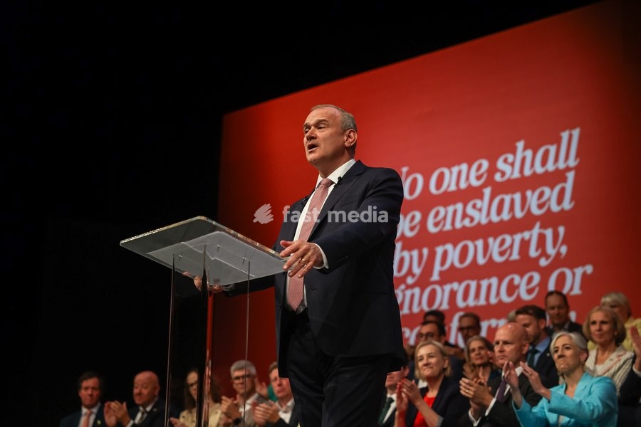 Liberal Democrat leader Ed Davey delivers his keynote closing speech at the Liberal Democrat Autumn Conference at the Brighton Centre, Brighton, UK, on 22 September 2026. Davey called for a global pause on superintelligent AI and proposed a new International AI Safety Agency modelled on the…