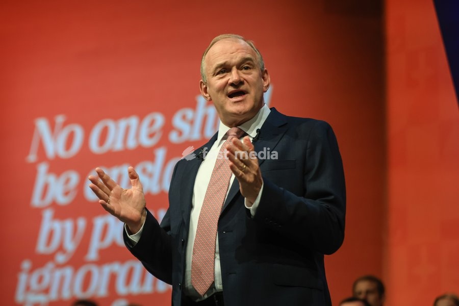 Liberal Democrat leader Ed Davey delivers his keynote closing speech at the Liberal Democrat Autumn Conference at the Brighton Centre, Brighton, UK, on 22 September 2026. Davey called for a global pause on superintelligent AI and proposed a new International AI Safety Agency modelled on the…
