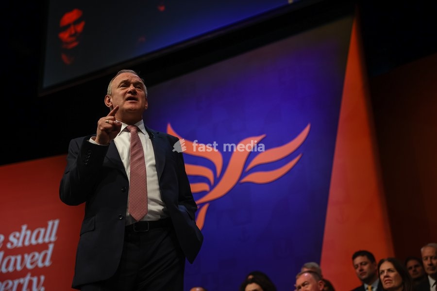 Liberal Democrat leader Ed Davey delivers his keynote closing speech at the Liberal Democrat Autumn Conference at the Brighton Centre, Brighton, UK, on 22 September 2026. Davey called for a global pause on superintelligent AI and proposed a new International AI Safety Agency modelled on the…