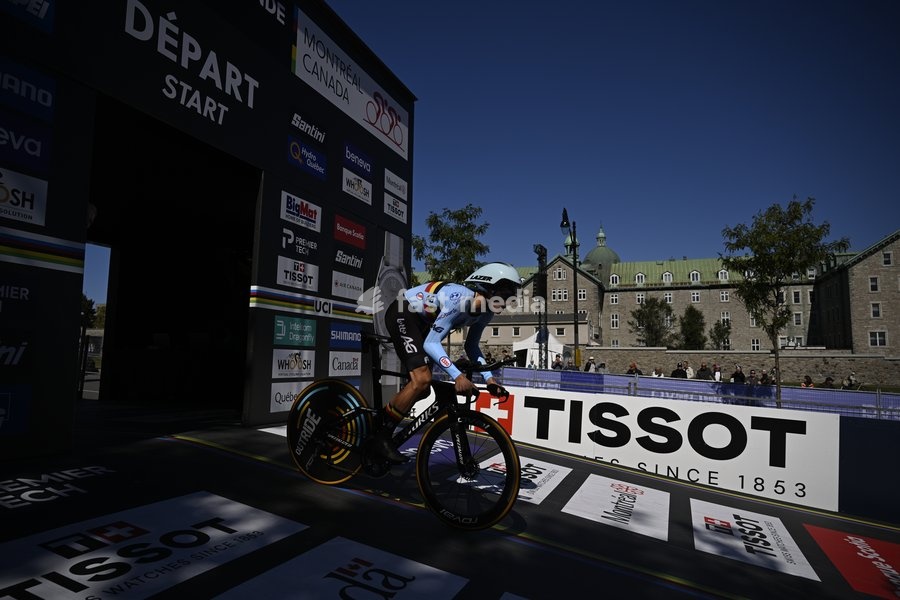 Belgian Vic De Smet pictured in action at the start of the men's Junior individual time trial race (20,03 km) at the cycling UCI Road World Championship, in Montreal, Canada, Tuesday 22 September 2026