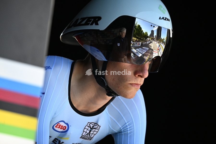 Belgian Vic De Smet pictured in action at the start of the men's Junior individual time trial race (20,03 km) at the cycling UCI Road World Championship, in Montreal, Canada, Tuesday 22 September 2026