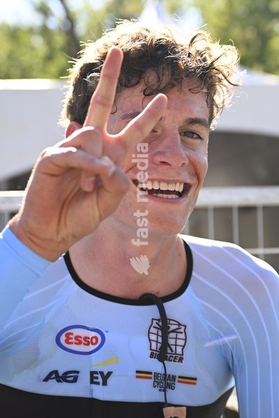 Belgian Vic De Smet celebrates after finishing second and winning a silver medal at the men's Junior individual time trial race (20,03 km) at the cycling UCI Road World Championship, in Montreal, Canada, Tuesday 22 September 2026