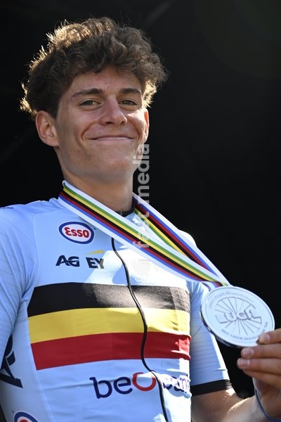 Silver medalist Belgian Vic De Smet celebrates on the podium of the men's Junior individual time trial race (20,03 km) at the cycling UCI Road World Championship, in Montreal, Canada, Tuesday 22 September 2026