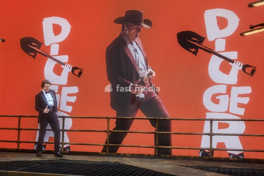 Tom Cruise seen at the Royal Film Performance And World Premier Of Digger on Tuesday 22 September 2026 at Odeon Luxe Leicester Square, London