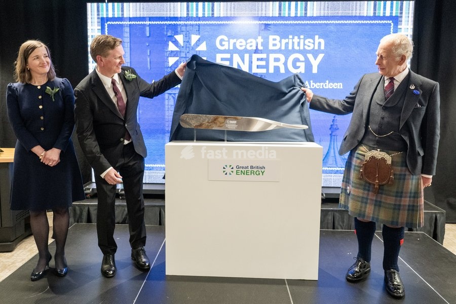 King Charles III unveils a plaque during a visit to the new Great British Energy headquarters in Aberdeen to meet with representatives working across North East Scotland supporting the United Kingdom’s energy transition. Picture date: Tuesday September 22, 2026