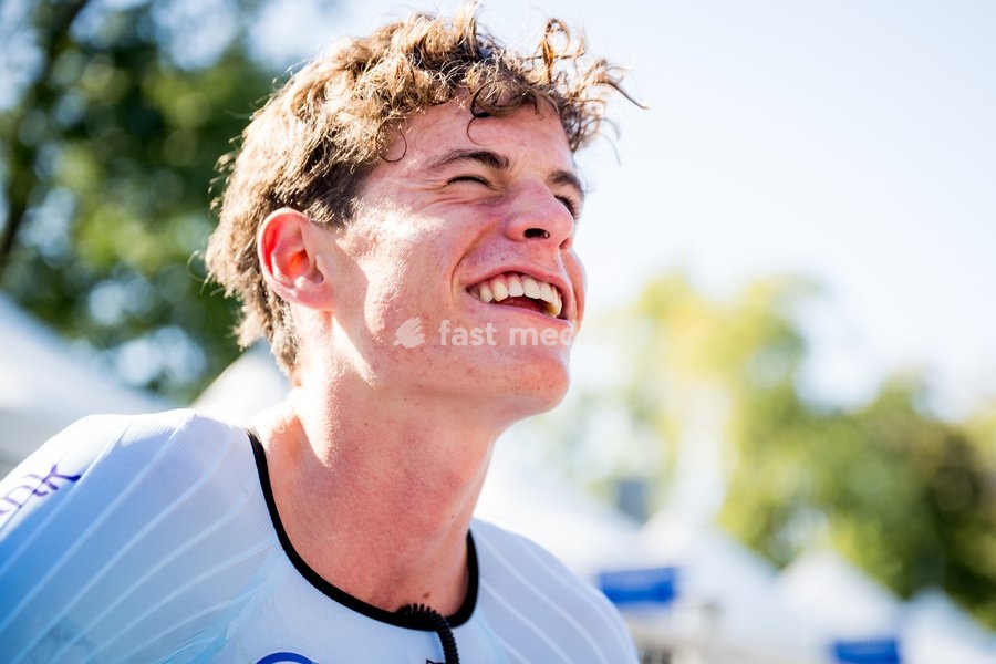 Belgian Vic De Smet celebrates after winning the men's Junior individual time trial race (20,03 km) at the cycling UCI Road World Championship, in Montreal, Canada, Tuesday 22 September 2026