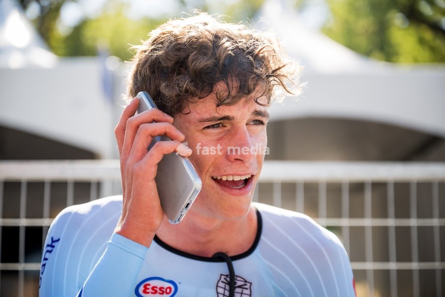 Belgian Vic De Smet celebrates after winning the men's Junior individual time trial race (20,03 km) at the cycling UCI Road World Championship, in Montreal, Canada, Tuesday 22 September 2026